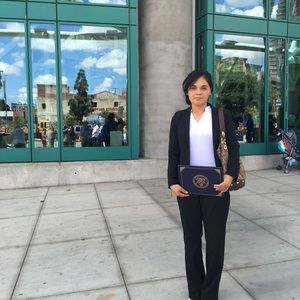 Meet your Posher, Laura